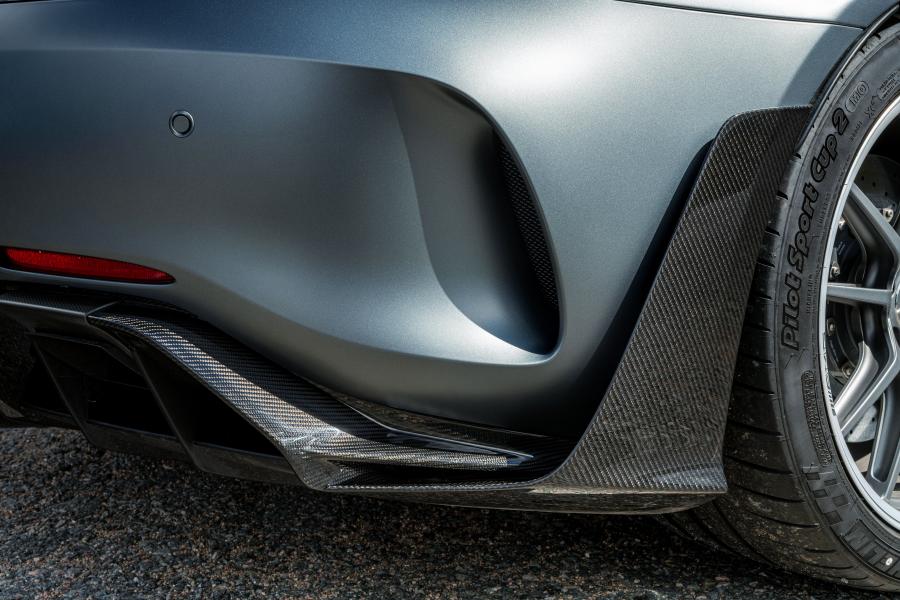 Детали экстерьера Mercedes-AMG GT R PRO (C190) 2019 года  (UK) (фото 7 из 40)